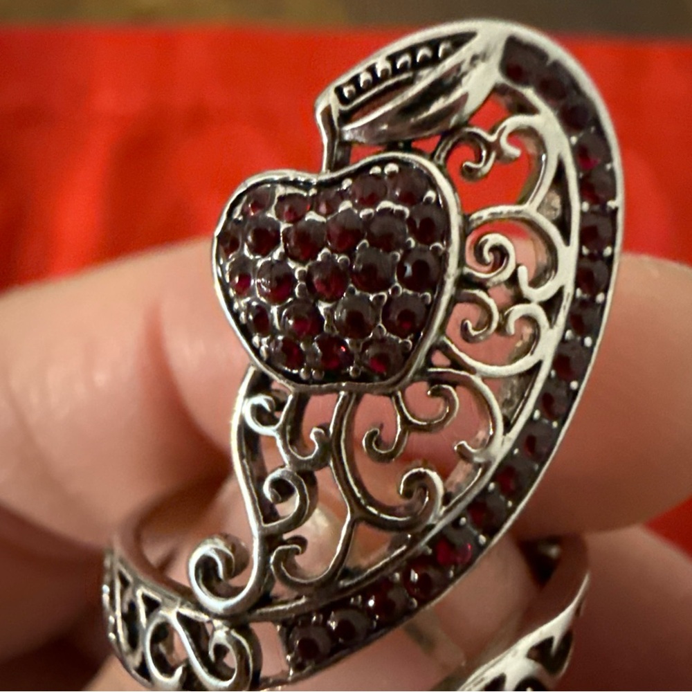 Disney Designer collection premiere series Snow White Ring - Picture 13 of 13